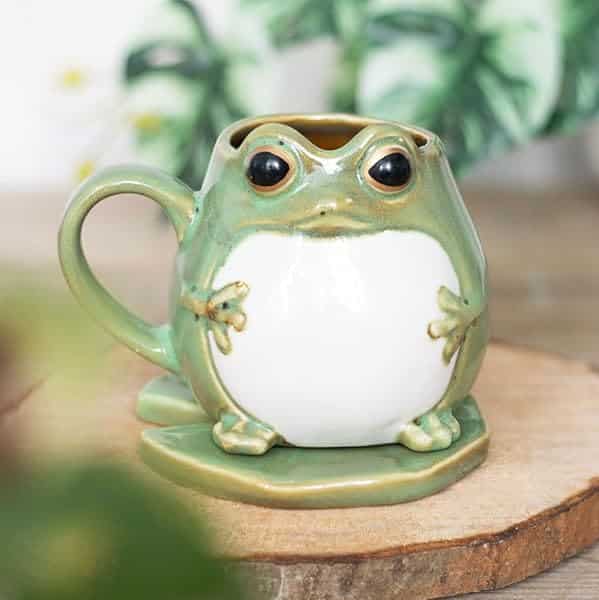 Quirky Frog Shaped Mug and Lily Pad Coaster Set - Image 3